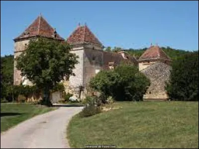 Nous sommes maintenant à la ferme de Bouteille-Haut, à Marminiac. Village de l'arrondissement de Gourdon, il se situe dans le département ...