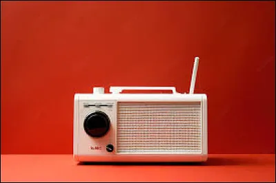 Quelle chanteuse spécialisé dans la musique eurodance a interprété "My Radio" en 1995 ?