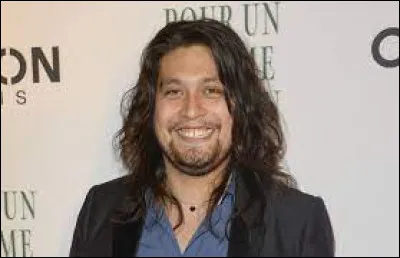 Quelle actrice américaine enregistre un duo avec Lulu Gainsbourg reprenant le tube ''Bonnie and Clyde'' en 2011 ?