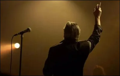 Quel chanteur est linterprète du titre ''La nuit je mens'' ?