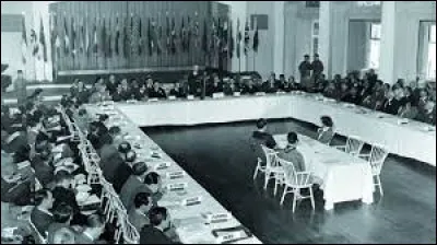 Ce 22 juillet, la conférence de Bretton Woods se conclut ; elle a dessiné les grandes lignes du système financier international de l'après-guerre : c'était en ...