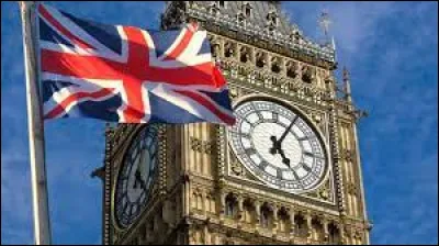 En quelle année Charles III a-t-il été couronné pour devenir roi ?