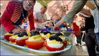 Quelle ville française organise chaque année le championnat du monde des ufs mimosa ?