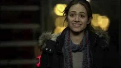 Qui est-ce parmi les cinq enfants dans la maison ?