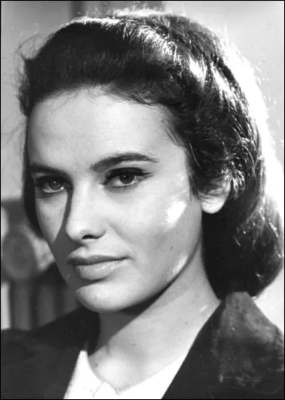 De qui parlait Jean Anouilh lorsqu'il a dit : "Sans légion d'honneur, sans jeune ministre ému, sans honneurs militaires et sans brochettes de vieillards déguisés, le plus grand écrivain français vient de mourir" ?