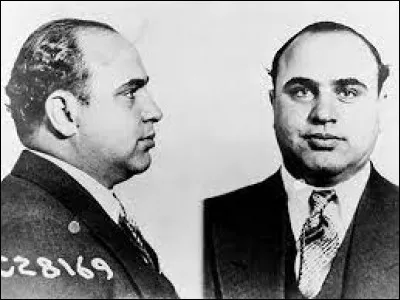 De quelle ville am&eacute;ricaine, Al Capone &eacute;tait-il le parrain dans les ann&eacute;es 20 ?