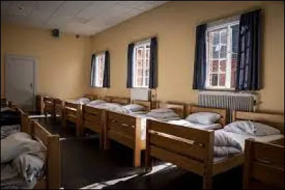 Quelle lettre faut-il remplacer pour obtenir une force exercée ?