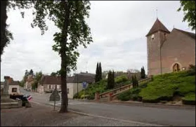 Nous sommes en Auvergne, à Paray-le-Frésil. Village de l'arrondissement de Moulins, il se situe dans le département ...