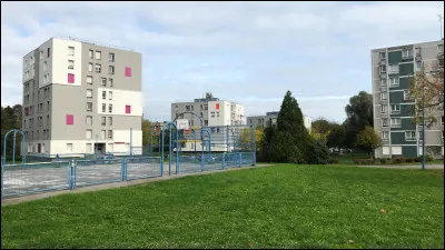 Dans quel département est située la ville de Louvroil ?