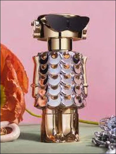 Qui a dit : "Le parfum doit être aussi lourd de sens que léger à porter" ?