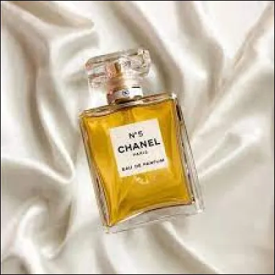En quelle année fut créé l'indémodable parfum "N°5" de Chanel ?