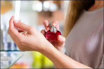 Comment appelle-t-on également le parfumeur qui fabrique la flagrance ?