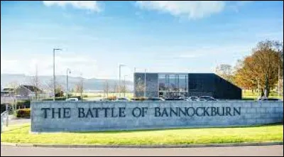 Un 24 juin, la bataille de Bannockburn est une écrasante victoire de larmée écossaise menée par Robert Bruce sur les troupes anglaises dirigées par Édouard II pendant la première guerre d'indépendance écossaise. C'est un événement majeur dans l'histoire écossaise : c'était en ...