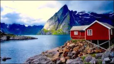 Quel nom portait l'ancienne union formée par les trois royaumes scandinaves de Danemark, Suède et Norvège, réunis sous un seul monarque entre 1397et 1523 ?