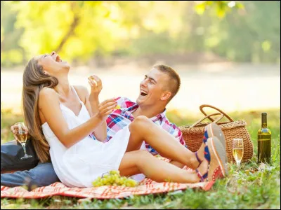 Un garçon t'invites à sortir samedi soir. Pas de chance, une mission tombe le même jour ! Que fais-tu ?