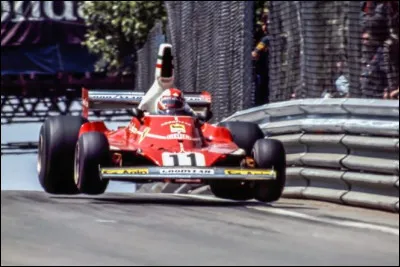 Ce pilote suisse a couru pour la Scuderia de 1970 à 1972 et de 1974 à 1976 ; il a remporté 4 grands prix de F1 et plusieurs courses de sport-prototypes dont les 1 000 kilomètres de Monza 1972 sur la Ferrari 312 PB : c'est ...