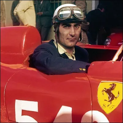Ce pilote italien a disputé 14 grands prix de Formule 1 entre 1955 et 1957 et remporté plusieurs courses en sport-prototypes avec la 290 MM ; promis à un bel avenir et considéré comme le successeur d'Alberto Ascari, il est mort à l'âge de 26 ans dans un accident lors d'essais : c'est ...