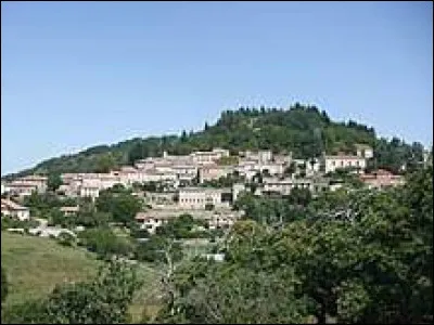 Je vous emmène en Auvergne-Rhône-Alpes, à Chalençon. Village de l'arrondissement de Privas, il se situe dans le département ...
