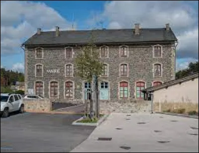 Commune auvergnate, dans l'aire d'attraction Yssingelaise, Le Pertuis se situe dans le département ...