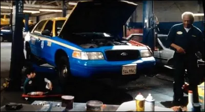 Dans quel film Morgan Freeman joue-t-il le garagiste ?