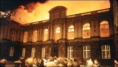 4-5 février : Incendie du Parlement de Bretagne à Rennes.
6 mai : Inauguration du tunnel sous la Manche.
Justin Bieber naît et Richard Nixon décède.