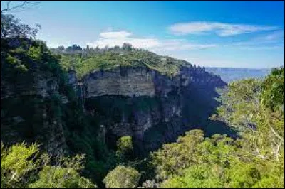 Dans quel pays caribéen peut-on admirer le site des ''Montagnes bleues'' ?