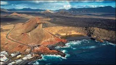 Où se trouve l'île de Lanzarote ?