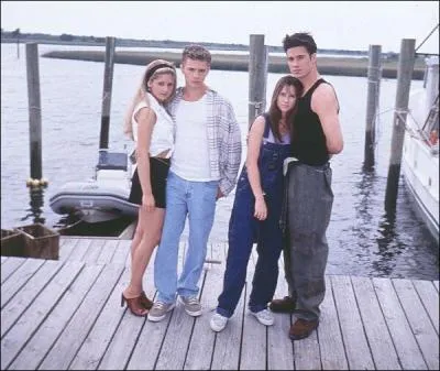 Dans quel volet de Souviens-toi... l't dernier ! joue Sarah Michelle Gellar ?