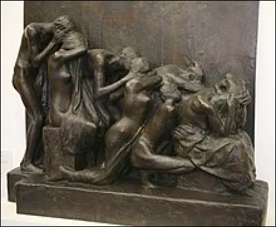 Comment s'appelait une personne engagée pour feindre le chagrin lors de funérailles, afin de faire paraître plus important l'hommage rendu au défunt.