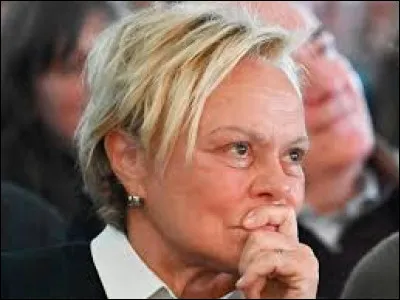 De quelle association a-t-elle été marraine jusqu'en 2007 ?