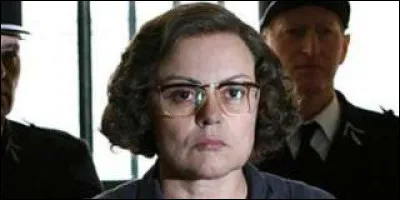 Comment était surnommée Marie Besnard, qu'elle incarne à la télévision en 2006 ?