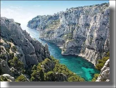 L'un de ces noms ne dsignent pas une des calanques qui se trouvent entre Marseille et Cassis. Lequel ?