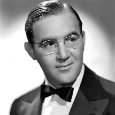 Quel instrument de musique, instrument de prédilection des jazzman Benny Goodman et Artie Shaw, peut-on entendre en solo au début de "Rhapsody in Blue" ?