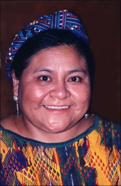 De quel pays Rigoberta Menchú, défenseure des droits des indigènes et Prix Nobel en 1992, est-elle originaire ?