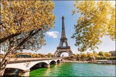 Quelle est la hauteur de la tour Eiffel ?