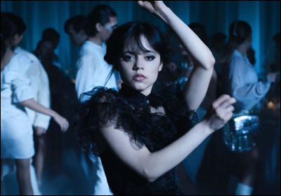 Laquelle de ses chansons est à la mode grâce à la série "Mercredi" ?