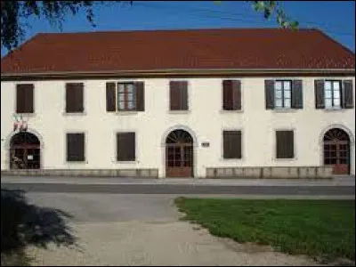 Village Doubien, sur le plateau d'Ornans, Durnes se situe en région ...