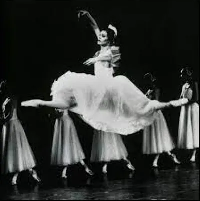 Dans lequel de ces domaines dit-elle avoir des difficultés en-dehors de la scène ?