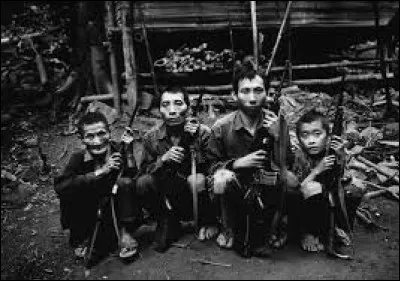 Quel pays a expulsé, en décembre 2009, 4 689 réfugiés de la communauté Hmong vers le Laos ?