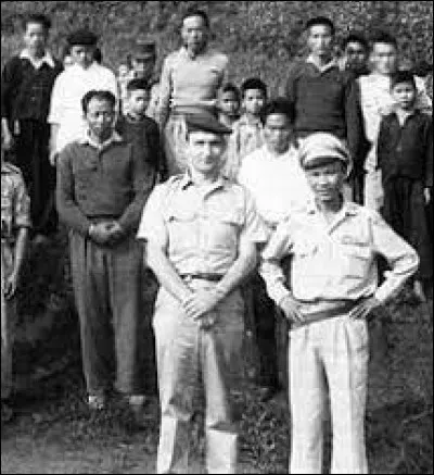 Qui a pris le pouvoir au Laos en 1975 ?