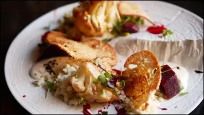 Le hákari, c'est une spécialité d'Islande, un plat à base de requin saturé d'acide urique à l'odeur nauséabonde et au goût écoeurant.