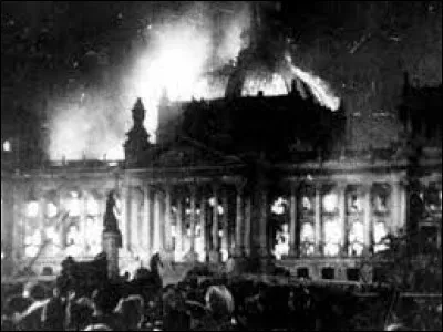 Nous sommes à Berlin en 1933 : l'incendie du Reichstag éclate le 27 ...