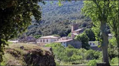 Je vous emmène dans les Corbières, à Soulatge. Village de l'arrondisement de Narbonne, il se situe dans le département ...
