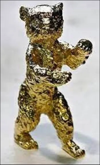 Depuis 1951, dans quelle ville se déroule ce festival du film où le gagnant reçoit un Ours d'or ?