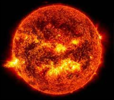 Outre l'hydrogène, de quoi est composé le Soleil ?