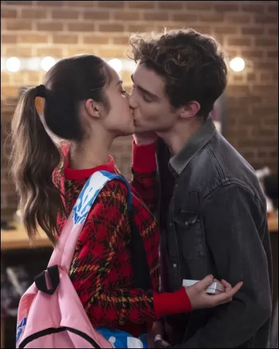 Quand a-t-elle mis fin à sa relation avec Joshua Bassett ?