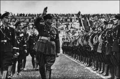 Ce 30 juin, se déroule la "nuit des Longs Couteaux" en Allemagne, série d'assassinats au sein du régime nazi : c'était en ...