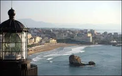 Dans quel département la commune de Biarritz est-elle située ?
