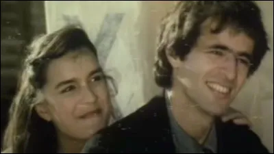 De quelle manière rend-il hommage à Sirima, avec qui il interpréta ''Là-bas'', lors de ses concerts ?