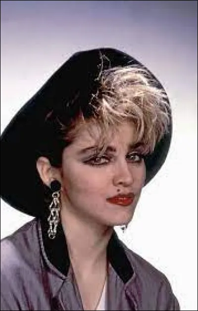 Quel est le titre du livre pour enfants qu'elle a écrit en 2003 ?